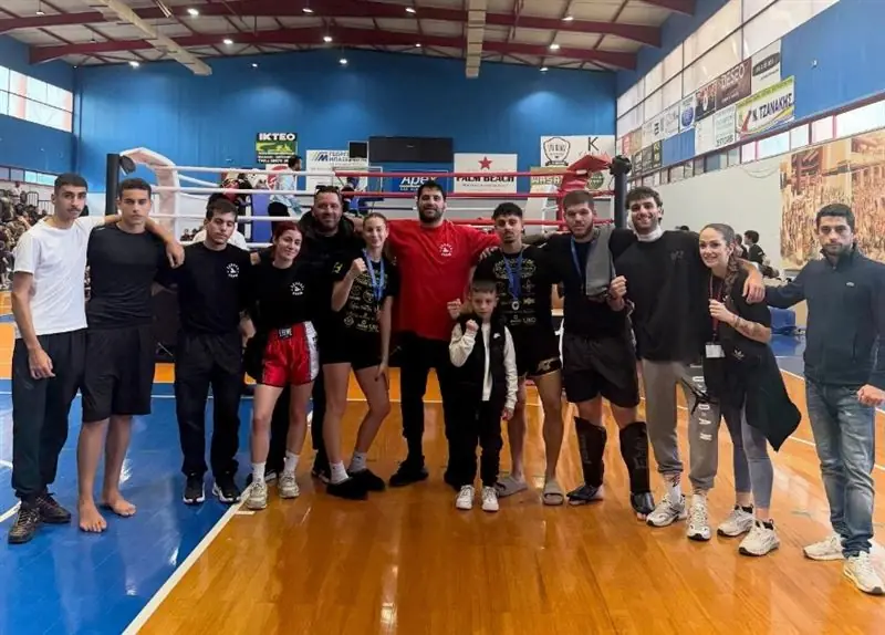 Fight Team in Ring